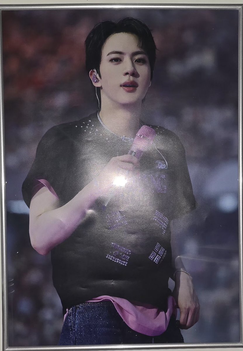cgj0424's tweet photo. 나의 진님포스터 액자에넣었어요. https://t.co/AOEtST4Wqn