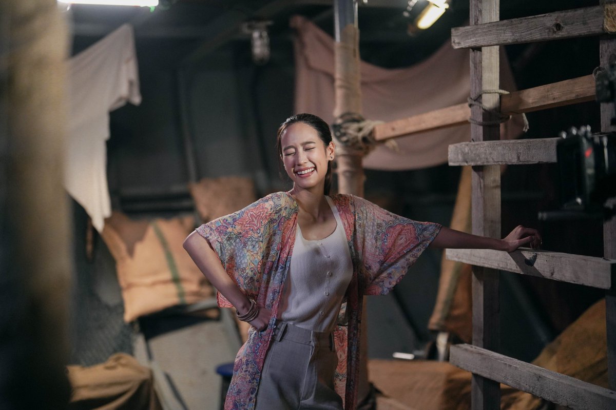 arlongfamily's tweet photo. ทรายมาช่วยแล้ว จะรอดใช่มั้ย?? #อุบัติรักเกาะสวรรค์EP15 https://t.co/HeZyEuGVVp