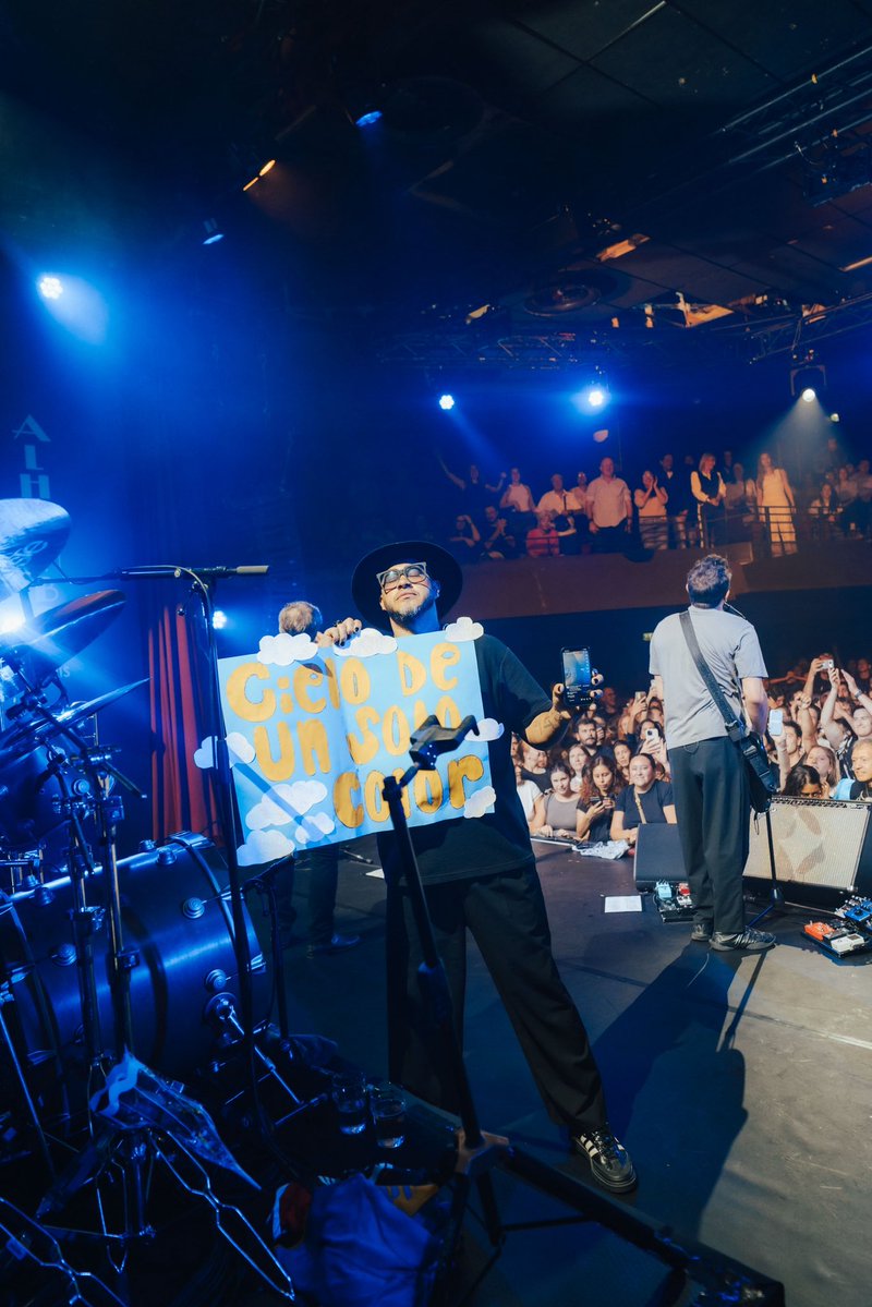 ntvgoficial's tweet photo. MERCI PARIS!! 🇫🇷🫶Gracias a todos los que nos acompañaron en nuestro primer show en esta bellísima ciudad! Gracias por hacerlo inolvidable! Ojalá volvamos muy pronto. https://t.co/q7VSngSTTR