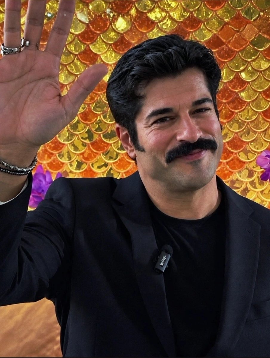 FanOfBurak86's tweet photo. #buraközçivit بوراك
#GüneşinDoğduğuYer #LeyKen
عدنا والعود أحمد ❤️
بعد ما توقف الحساب بسبب بلاغات من الحسودين فانز الفاشله وطبعاً اكس اجبروني على تغيير بعض الاشياء عشان يرجع الحساب بس الحمد لله المهم رجع ❤️😍
فاتتني سفره كان والدلع اللي جانا من السفره😍 https://t.co/BgqlUcmTuK