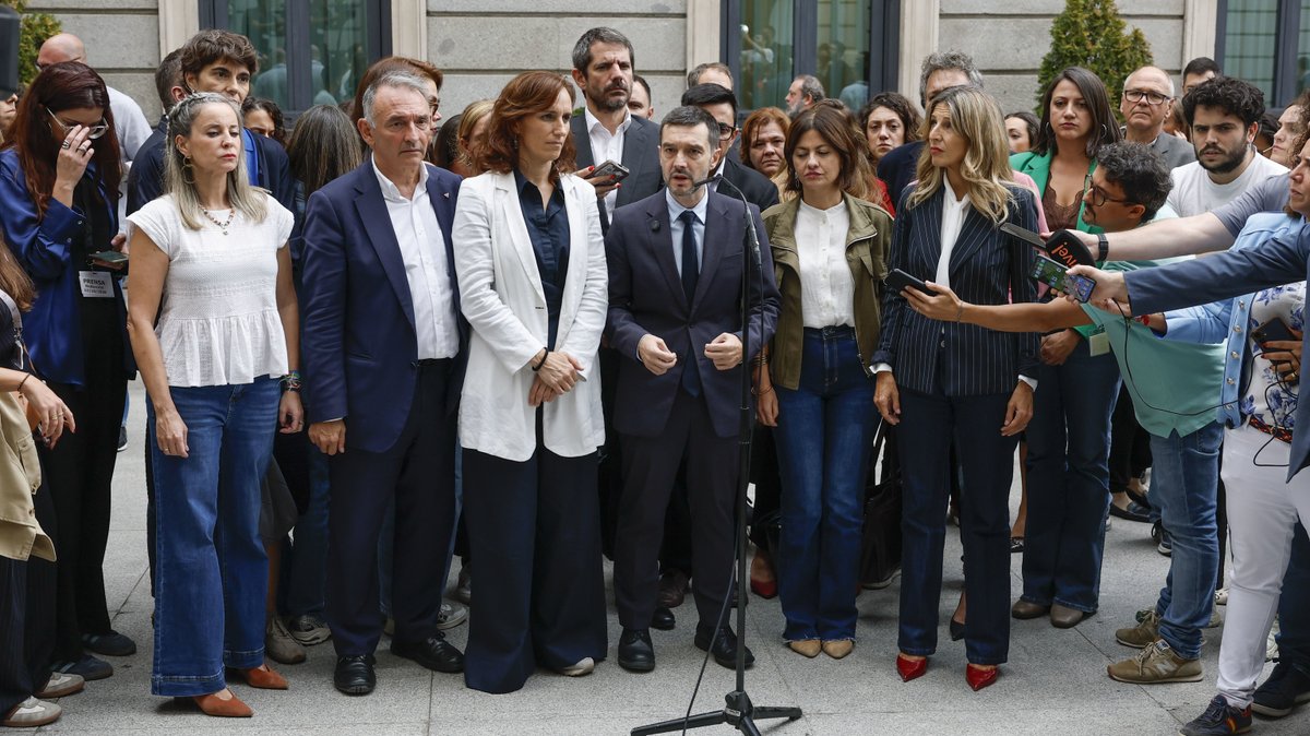jesusquinbu's tweet photo. Ninguno de estos quieren a Podemos porque no han parado de intentar eliminarlos usando todo tipo de artimañas propias de fascistas. Lo único que quieren son los votos del electorado de Podemos. ¿Os queda ya algo más claro?
#PodemosMejorSolosYSinTropezones https://t.co/0sxXmxbZnO