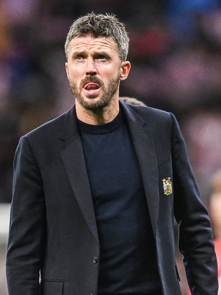 AvaWilsonu6vc's tweet photo. Man United’s start to the season:

✅ 2 wins
🤝 3 draws
❌ 4 losses
🏆 Out of the Carabao Cup

https://t.co/xsOASlfxvO https://t.co/dx4naEVULy
