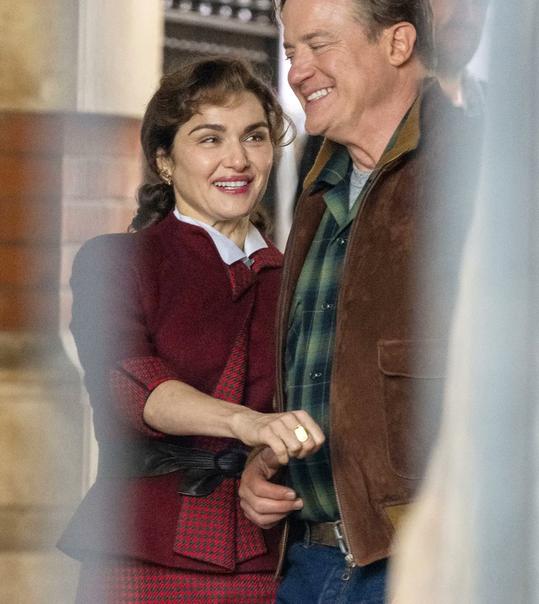 RachelWeiszNews's tweet photo. Rachel Weisz and Brendan Fraser reuniting 25 years after The Mummy Returns (part 3)

They look so happy your majesty https://t.co/FnYtPeijVv