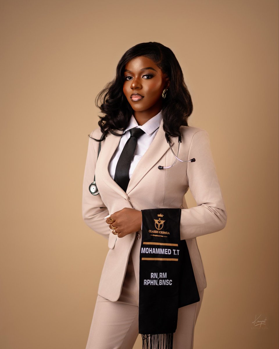 TemmyCakesss's tweet photo. Officially inducted into the nursing profession.

Reintroducing MOHAMMED T.T (RN, RM, RPHN, BNSC) 
DISTINCTION in Nursing Science, First Class Honors🎉✨ https://t.co/sLCSpojhmn