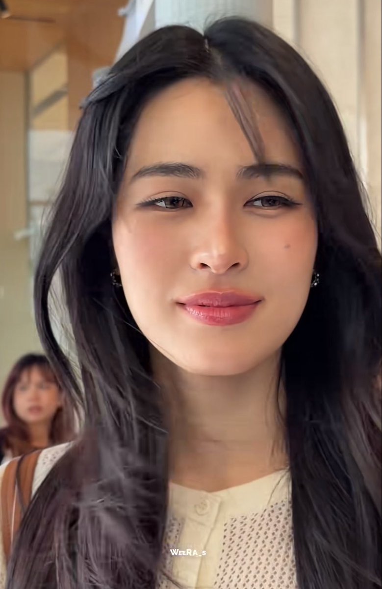 iidaalia's tweet photo. Orm's type: someone with thick, dark eyebrows and asian features who is also a good person, i know someone with exactly those traits.. https://t.co/qhWrtiBZih