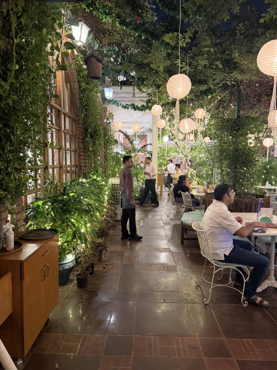 sumitsaurabh's tweet photo. South Delhi’s very own popular cafe ! 

Can you name it ? https://t.co/ZQeq94l250