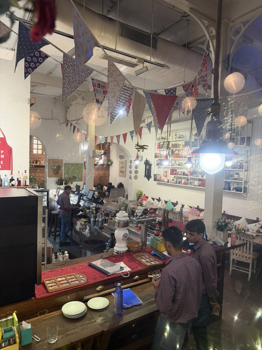 sumitsaurabh's tweet photo. South Delhi’s very own popular cafe ! 

Can you name it ? https://t.co/ZQeq94l250