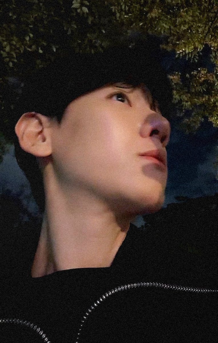 codeB5O6's tweet photo. baekhyun side profile 💯

#백현 #BAEKHYUN https://t.co/5Fhx8RfjT0