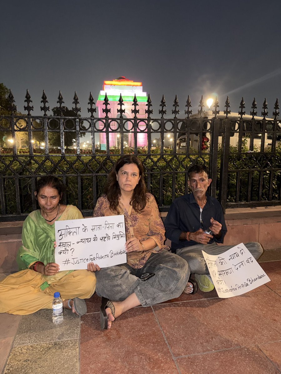 Saurabh_MLAgk's tweet photo. Justice for Ankita Bhandari 

Why so called Hindu Organisations r not seeking justice for this 19 yr old Ankita Bhandari who was forced to provide special service to a VIP. She was later raped & killed by son of another BJP leader because she said No.

Parents claim that VIP who wanted special service was a senior BJP leader.
