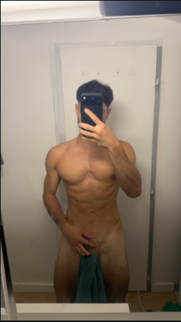 Enivntoff's tweet photo. Si tu veux voir plus que cette photo viens sur mon Top4fans 🔥 Là bas c'est chaud !! 

👉https://t.co/cFbY7yZw59 https://t.co/YEFmhmFycl