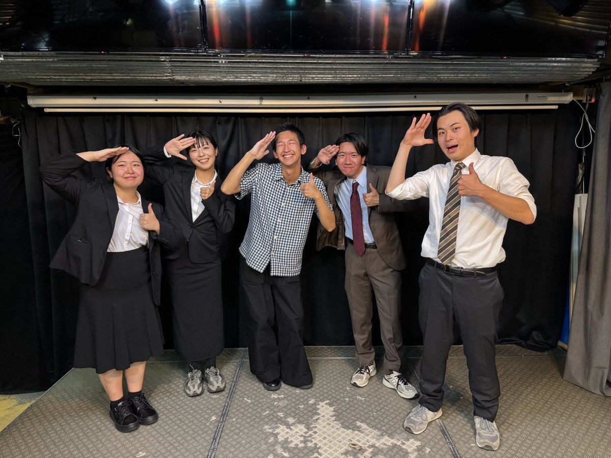 nend_ded_ding's tweet photo. スリーマンライブめちゃくちゃ楽しかったです！
左はふんどし鑑真のポーズです！ https://t.co/icIwFD0ulA