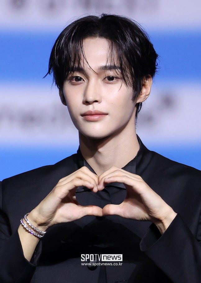 wowbin32's tweet photo. I vote for #RIIZE on #2026MAMAVOTE https://t.co/VwHYmLy4d5