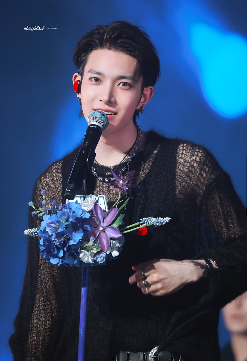deepblue__hs's tweet photo. 요즘 꿈을 향해 달려가면서 좋아하는 것들 많이하고 존경하는 분들 많이 만나는 모습 보기 참 좋아요. 올해의 10월 처럼 희승이 바라는 것들 하나하나 다 이루어진다면 좋겠어요. 생일 축하해요 희승아!!💙💫

#에반 #EVAN #희승 #HEESEUNG
#OverflowingLoveForEVAN #아로새겨_시작될_에반의_날 https://t.co/d2gFMyV2RD