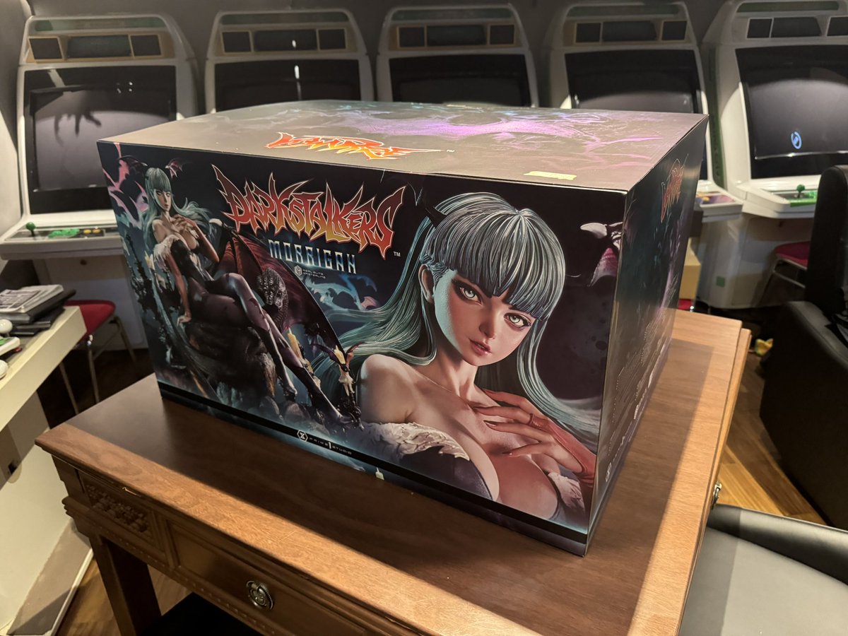 tkocombo's tweet photo. 去年4月に注文したPRIME 1 STUDIOの1/4スケールのモリガンが届いた！
初代ヴァンパイアを思わせる妖艶な目元が原作再現度MAX！細部の造形も素晴らしく、これは過去最高のモリガンフィギュアと言わざるを得ない！ https://t.co/1KFPsey8Fz