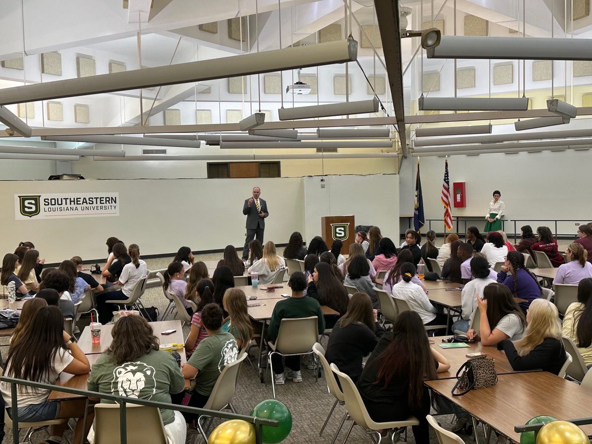 SLUPrez's tweet photo. Excited to welcome high school dual enrollment education majors throughout Southeast Louisiana!! @oursoutheastern College of Education continues to lead in number of graduates and innovation! The best is yet to come!💚💛 https://t.co/sDFyYbHVOk