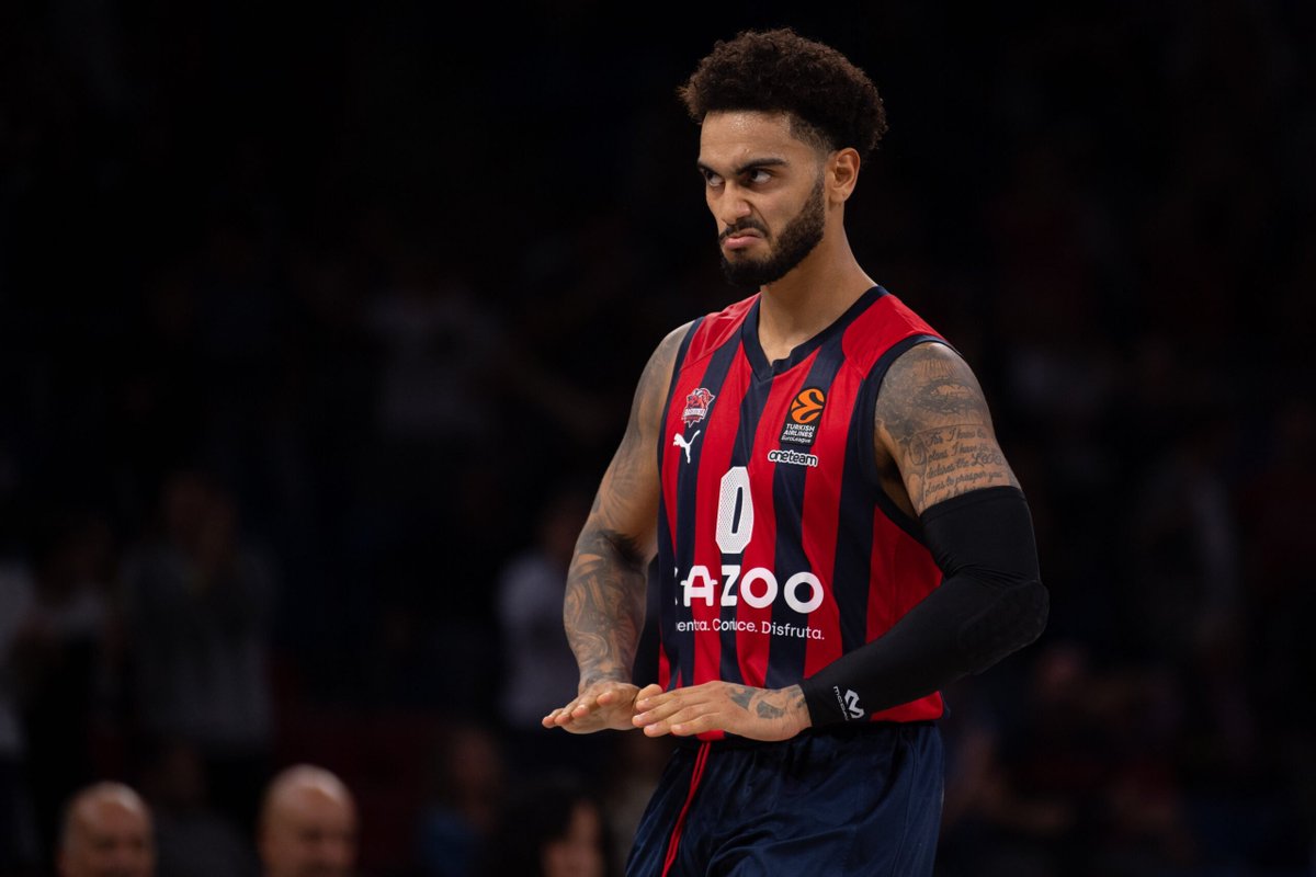 MBaskonistas's tweet photo. El enano metepuntos.

Dylan Ennis con marketing.

San Markus.

Markel Hogwarts.

Cada uno le llamaba de una manera, hoy todos lo hacemos de una : leyenda Baskonista. https://t.co/RzfvorV1oT