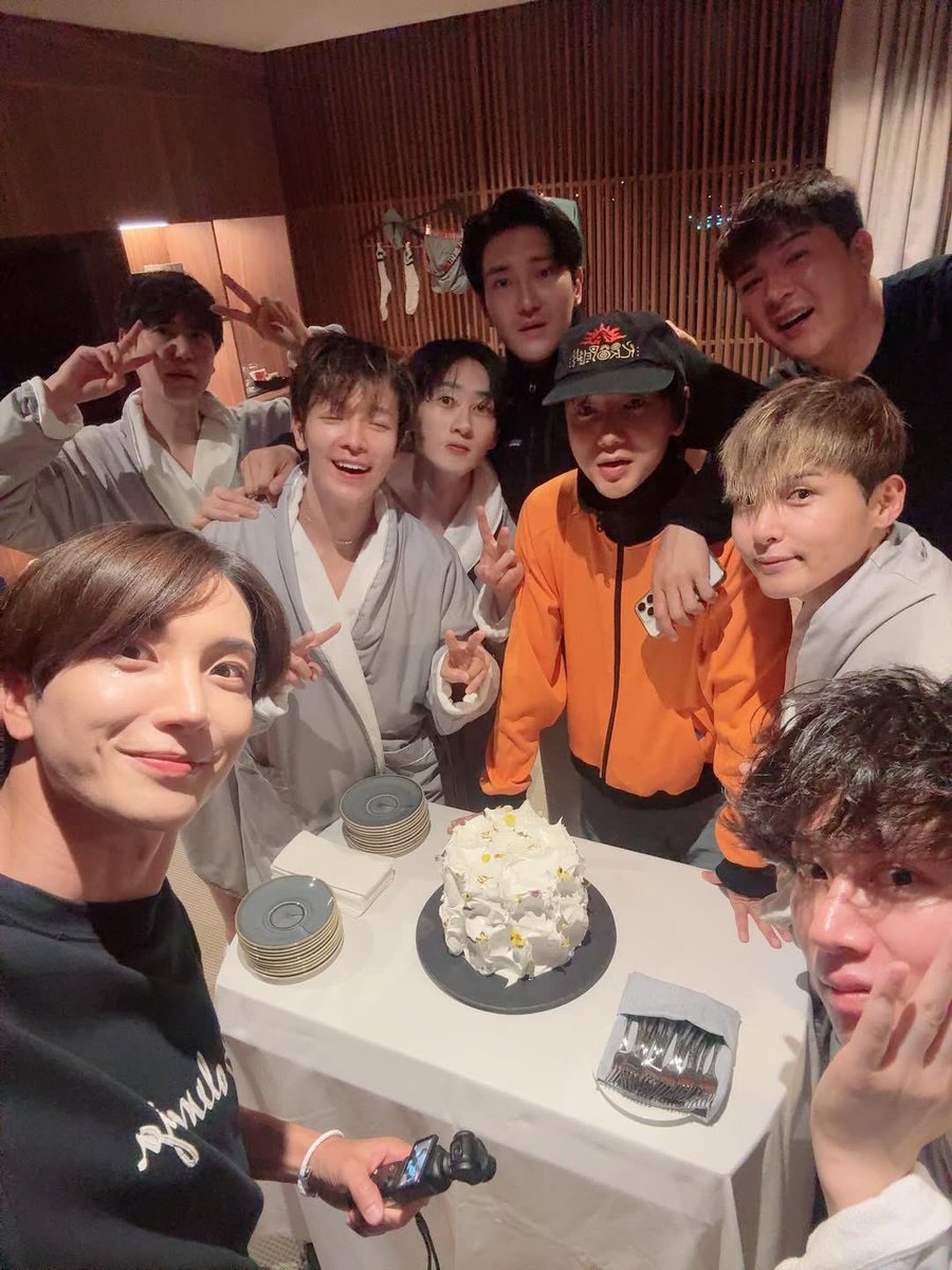 donghaebase's tweet photo. 1 year ago today, DONGHAE was surprised by his Super Junior members with a birthday celebration in his hotel room following their successful Super Show 10 stop in Monterrey. https://t.co/0SJJnv4Mg2