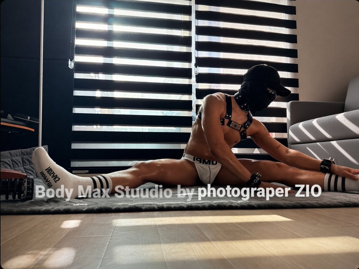 neodom2023's tweet photo. Photograper:ZIO 
Body Max Studio Since 2010

2010년 부터
누드모델, 언더웨어, 피팅모델등을 촬영

현재는 친분있는 트레이너들과 
모델등과 바디프로필 작업등을 진행하고 있습니다
@ 모든 작업물은 저작권이 있습니다 https://t.co/K2XhO0goNQ