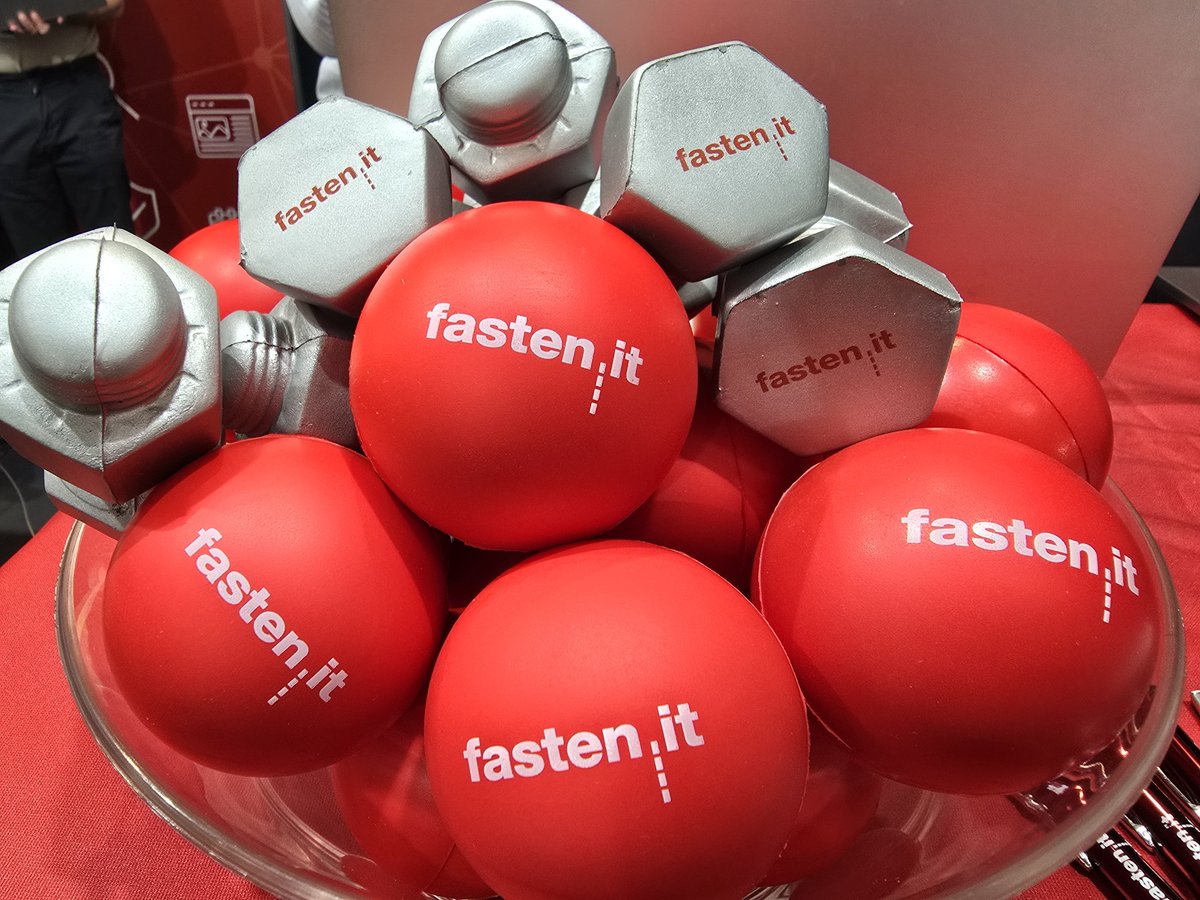 Fastenit's tweet photo. Day one complete at @fastener_poland! The https://t.co/42t756C5ux team have had some great conversations, demonstrating how the platform can help businesses, and catching up with some familiar faces! 

We will be back tomorrow from 9am until 3pm. Stand D39.

#fastenit https://t.co/CbOc55aYk8