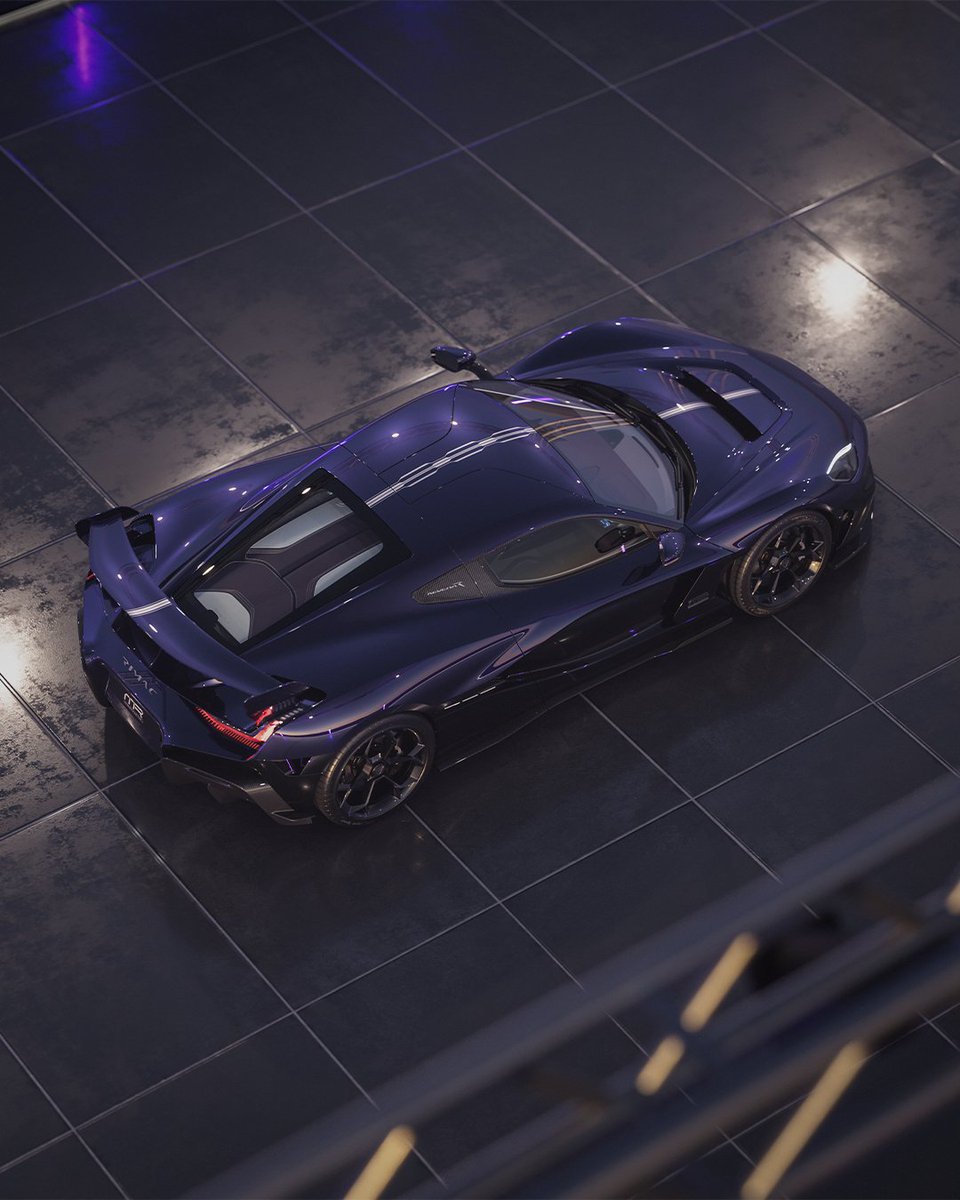 AutomobiliRimac's tweet photo. Dark Purple Haze over Stellar Black. Royal White against deep Velvet leather. This Founders Edition makes contrast its signature.
 
#Rimac #NeveraR #FoundersEdition
__
Rimac Nevera R: WLTP: electricity consumption, combined 28.5 kWh/100km; CO2 emissions: combined in g/km: 0 https://t.co/UtUAyEidZv
