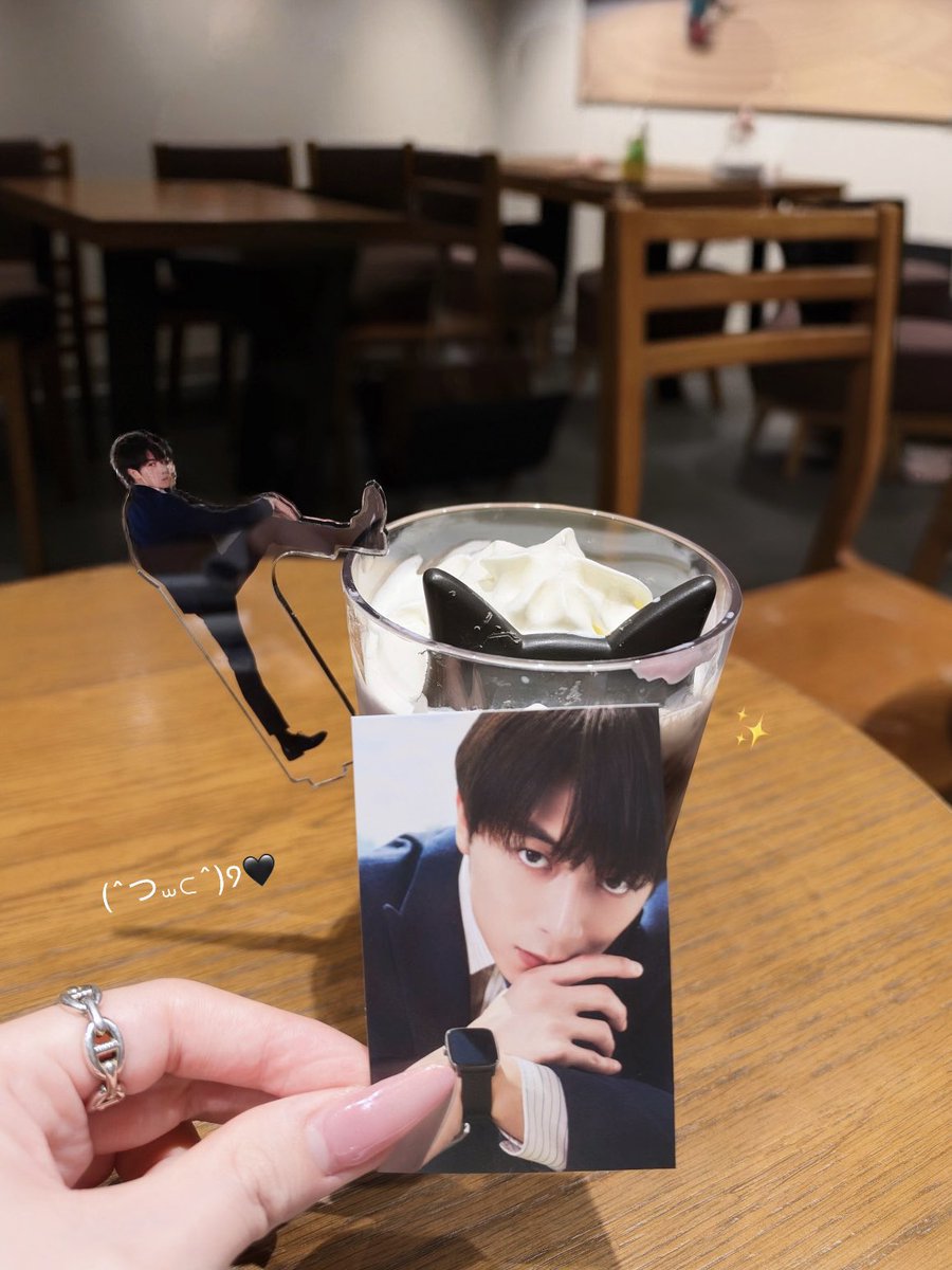 wan__wanchan's tweet photo. スタバで璃佑にゃん🐈‍⬛💜
猫耳かわいい=•ω• =💕💕 https://t.co/0lFGNdmOZf
