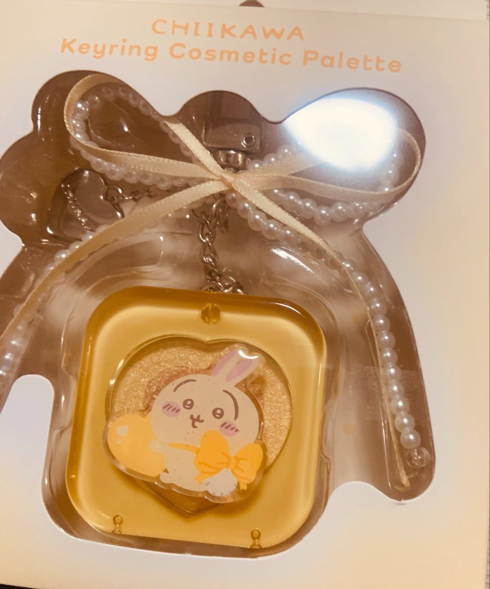 b3_re4's tweet photo. ロフトでうさぎを見つけたので買えました🙂 あと そろそろ落ち着いてきたのか ちいかわのリボンの入浴剤が結構置かれてました  モモンガがまだでていないので、買いました    結果 ラッコ    2人になりました https://t.co/i8msOlqycR