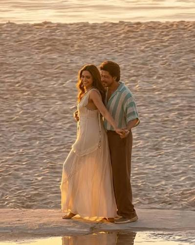 ImshikharNegi's tweet photo. Instead of a teaser, a chartbuster song from the movie will be released on #ShahRukhKhan's birthday! The music is going to be so explosive that every reel maker out there is going to groove to it. Are you ready? 🔥🔥

#KingTrailer #srkBirthday  #KING https://t.co/A1A9BEdy1k