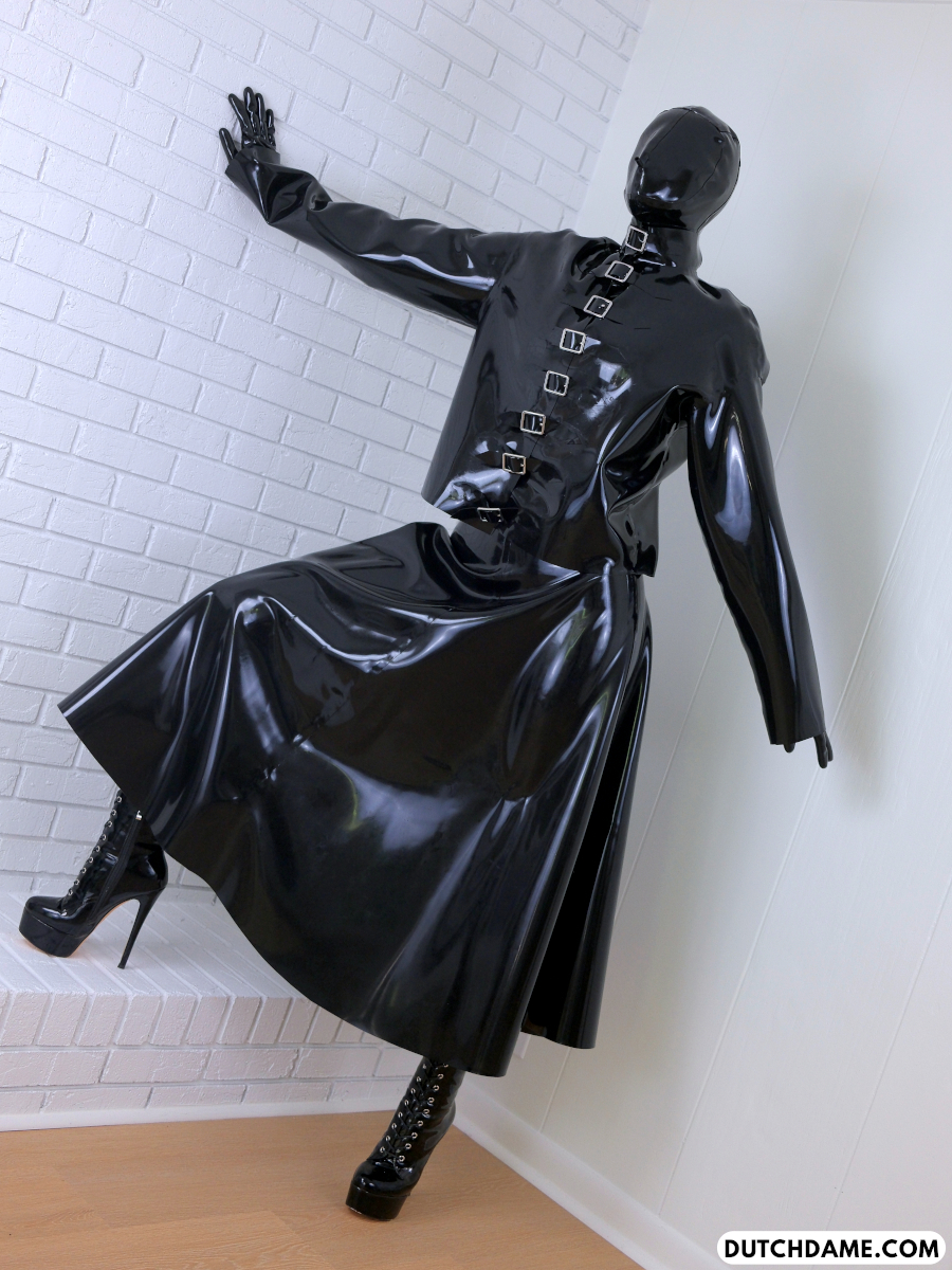 DutchDame_'s tweet photo. Masked

💎 https://t.co/Y4K3pHX64X 💎

#latexmask #latexfashion #latexfashionmodel #latexdesign #rubber #rubberclothing #rubberclothes #latexmodel #dutchdame #heels #heelsoftheday #LatexGloves #rubbergloves #patreon #patreoncreator #patreonartists #latexart #RubberArt https://t.co/fozoa6zr0J
