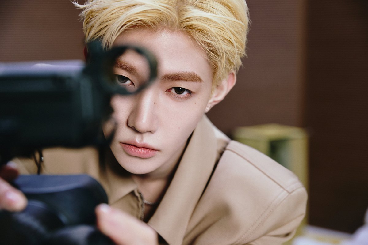 AND2BLE's tweet photo. Sequence 02: Attraction - Concept Photo 'Archive' - ZHANG HAO

#AND2BLE #앤더블
#ZHANGHAO #장하오
#AND2BLE_Attraction #AND2BLE_Archive https://t.co/GQgDQKuNKc