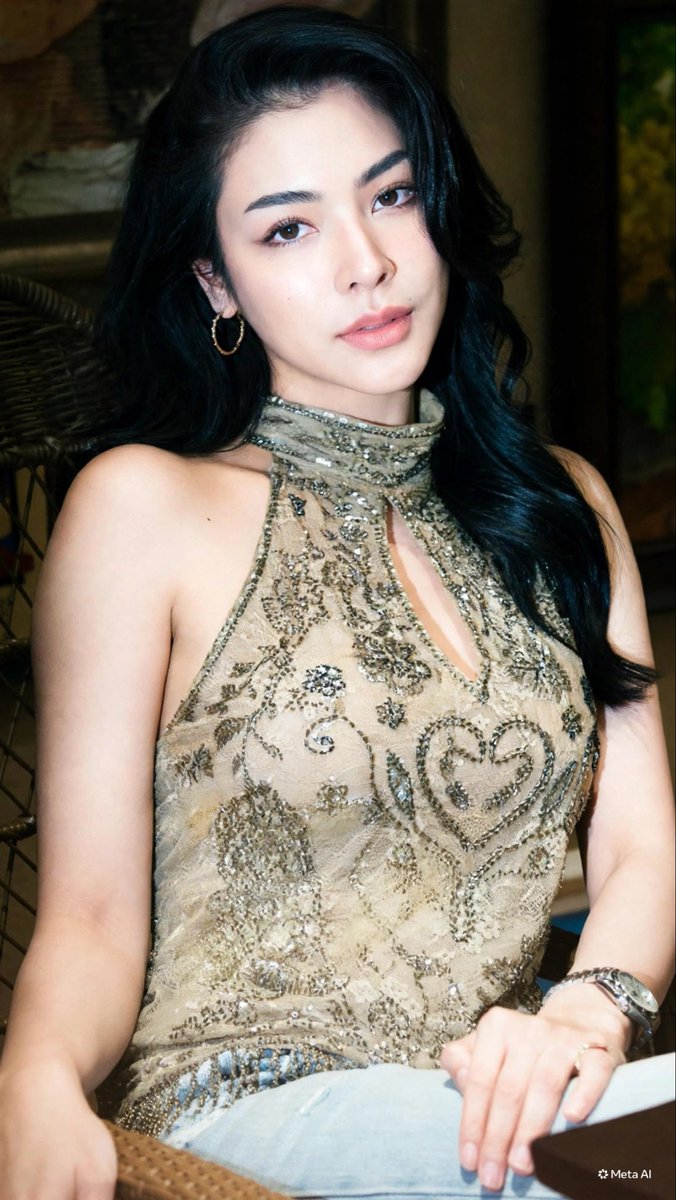 _llii01's tweet photo. Ethereal beauty 💛🌸. 

HBD FAYE PERAYA
#HappyFayeDay https://t.co/EHWMmSjicb