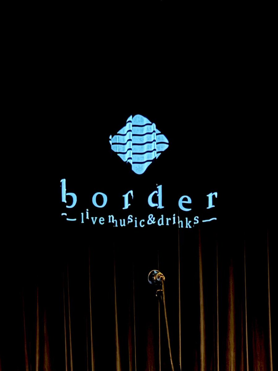 80emime08's tweet photo. 弾き語りツアー「響縁Ⅲ」
福岡：border live music &amp; drinks ▶︎
感性が響いてるギターの音色と
表情が見える豊かな歌声に
感動の波が押寄せます〰︎
心の中が『うわっ🥹』と
動き続けていました。
目の前の光景スバらしすぎでした!!
⟡.·.····· #森大翔 ·····⟡.·*.
⟡.·.·· #大翔_響縁3 ····⟡.·*. https://t.co/P3aQLS3msh