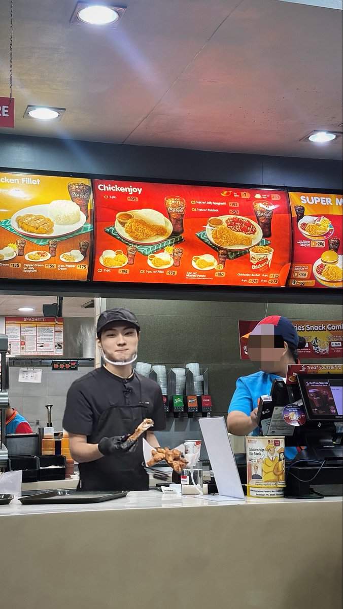 shaekart's tweet photo. cute nung cashier sa jollibee, parang crush ko na siya #foodtwt https://t.co/lgbl5hOV7D