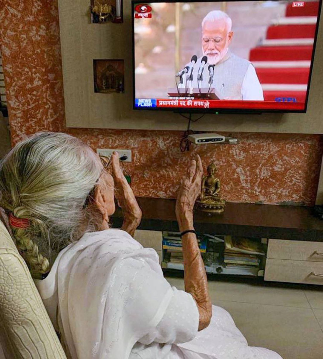 chixxsays's tweet photo. Deleted scenes from Sonia Gandhi’s life https://t.co/gfAZzkVCcB
