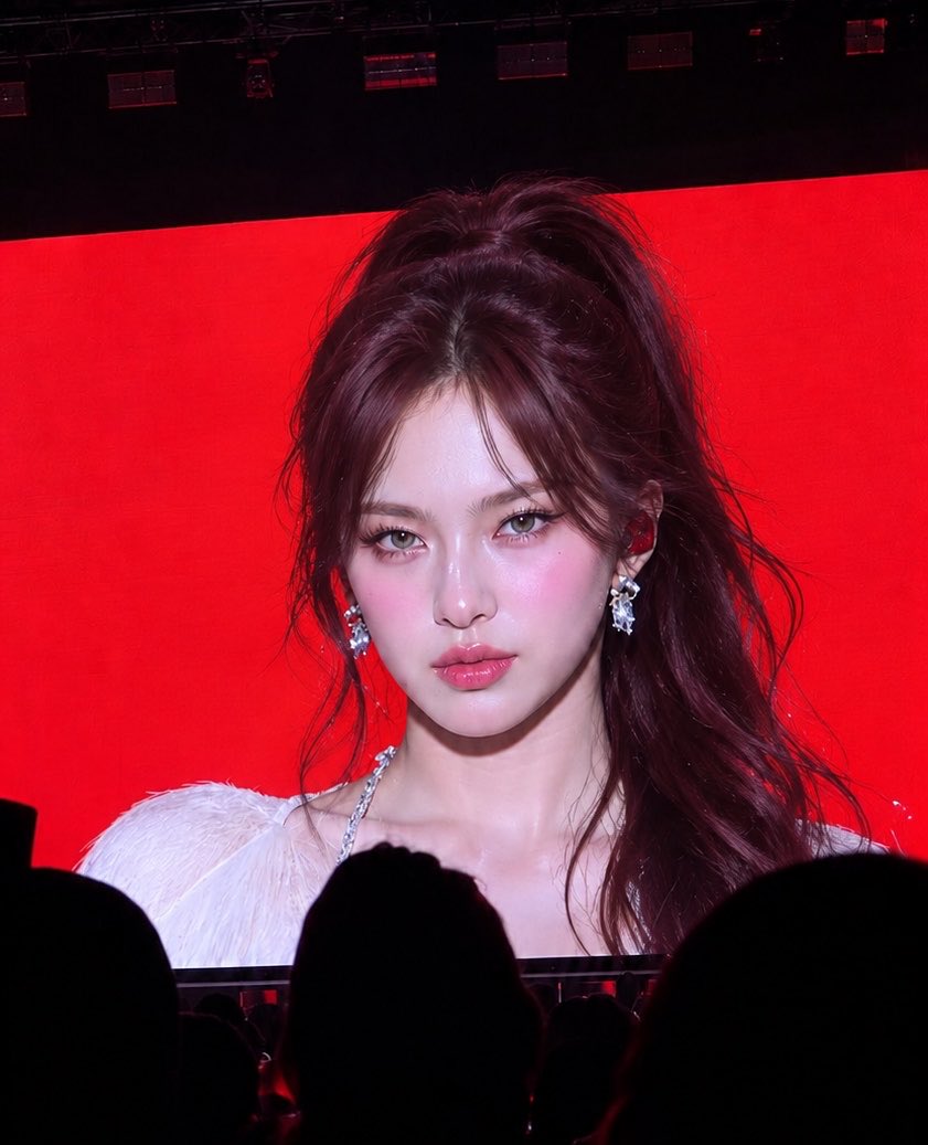 vlyiib's tweet photo. แคนนี่แม่มาบรีพทรงผมงานบะหมี่กึ่ง จิ้มได้เลยค่ะลูก #CHIQUITA https://t.co/6kkyZFrI18