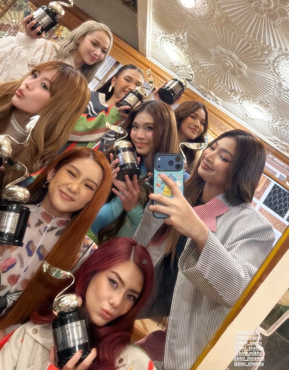 mkhygge's tweet photo. NEW OT8 PHOTO JUST DROPPED 🥺🫀 https://t.co/49I7Ltdgyo
