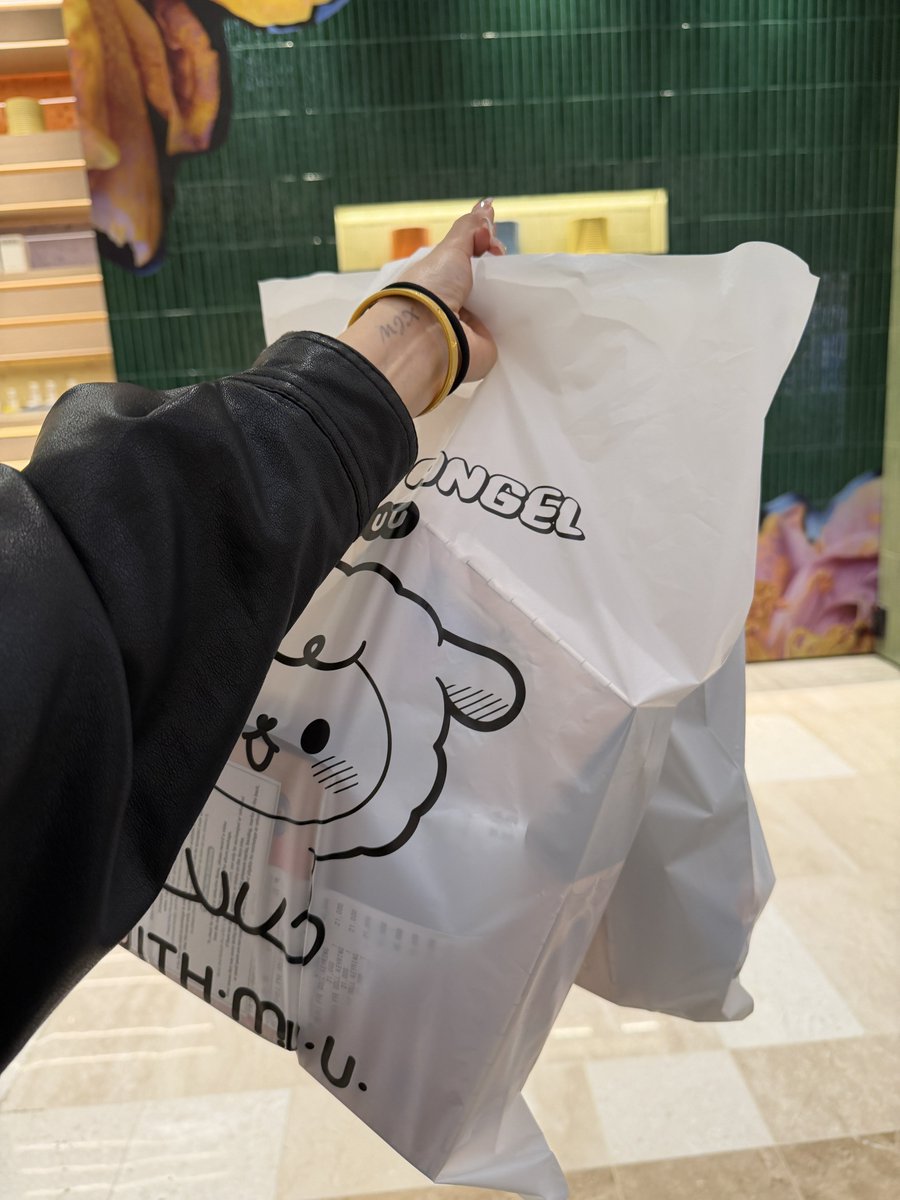 Infinity040216's tweet photo. 好累的一天 我又燃尽了😂🫠 https://t.co/5tIpyujkdR