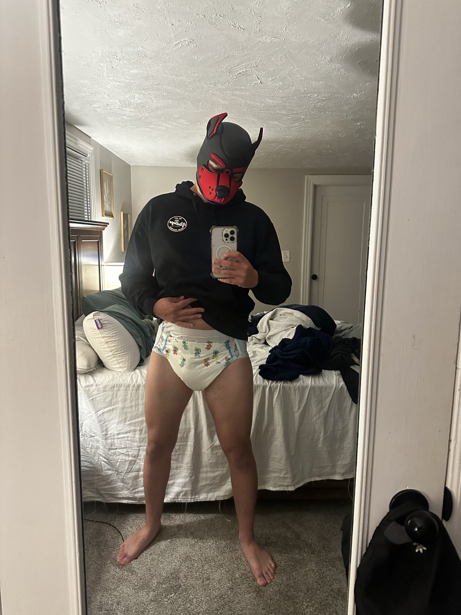 Diaperedblz's tweet photo. Just some cute pics from me and my (progressing/regressing) diaper butt boyfriend! He’s been asking me to wear diapers more and more, and he keeps wanting to do “diaper stuff” together🥴😛

#diaperbutt #gaydiaper #abdl #diaperlover #diaperpup #gaypup https://t.co/vAJmeRibgP