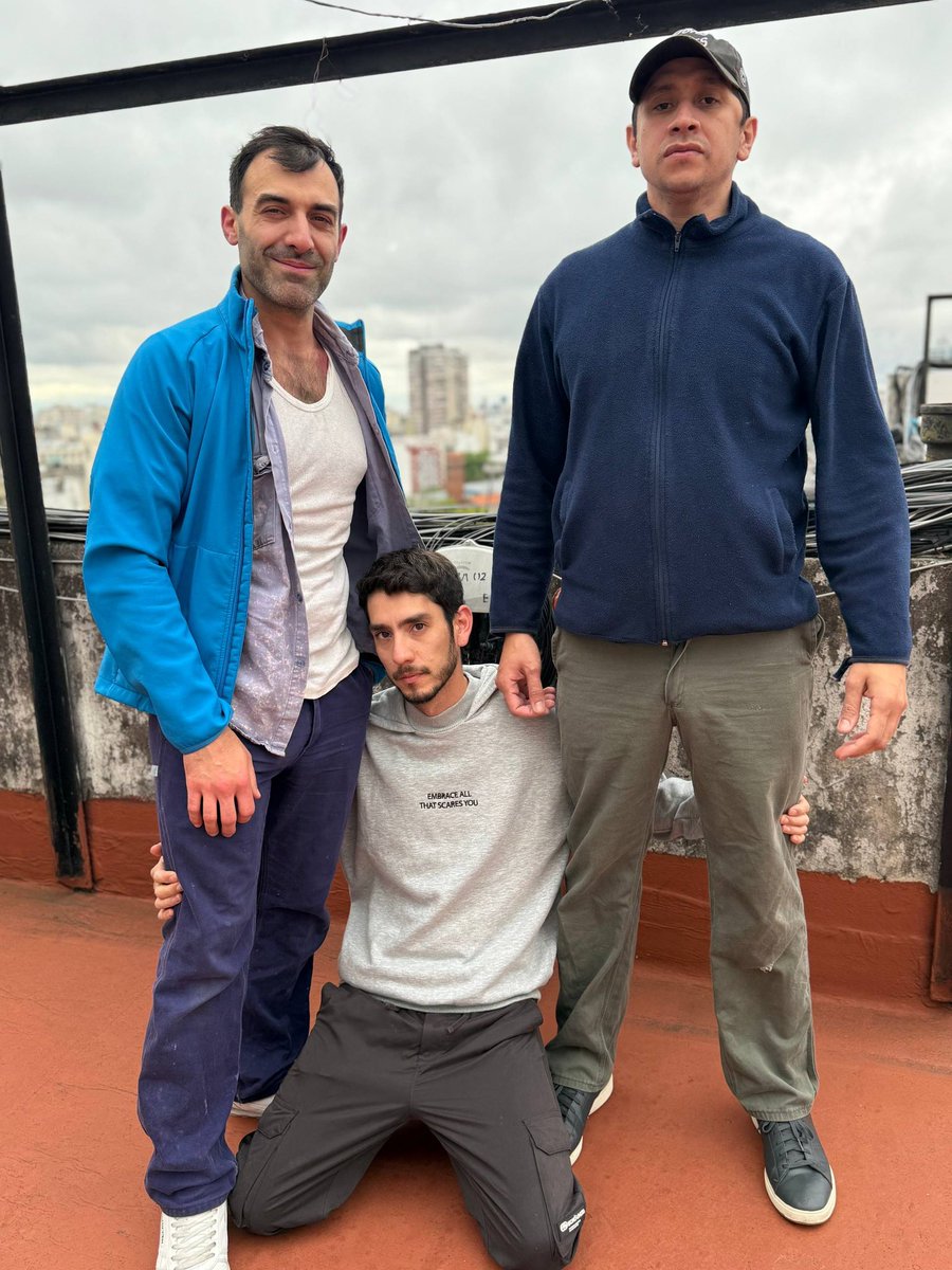 thebombastico's tweet photo. Lo rico que me cogieron estos @porteroshot 😈 me quedé con muchas ganas de más!! 
@Pancho_de_Soja 
@Rafhaelhxxx https://t.co/QcOqH5R8pd
