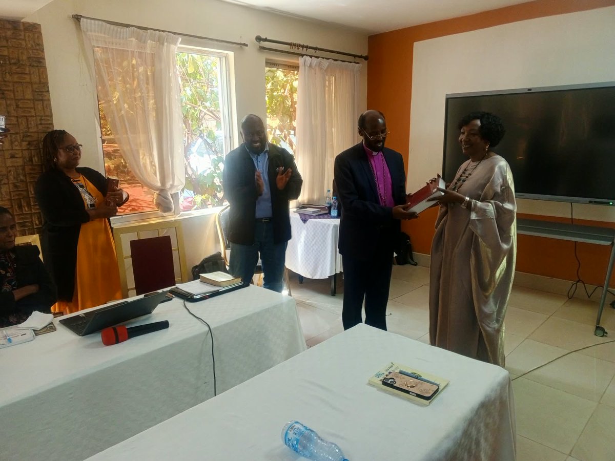 NLC_Kenya's tweet photo. NLC, through the #PigaNduru initiative, is working to protect public school land from grabbing.
Speaking at the ACK Education Secretaries’ Convention in Kisumu, NLC Vice Chairperson @DrJulieOseko  highlighted the Commission’s role in resolving land disputes &amp; securing school land https://t.co/P0KYsR2uN7