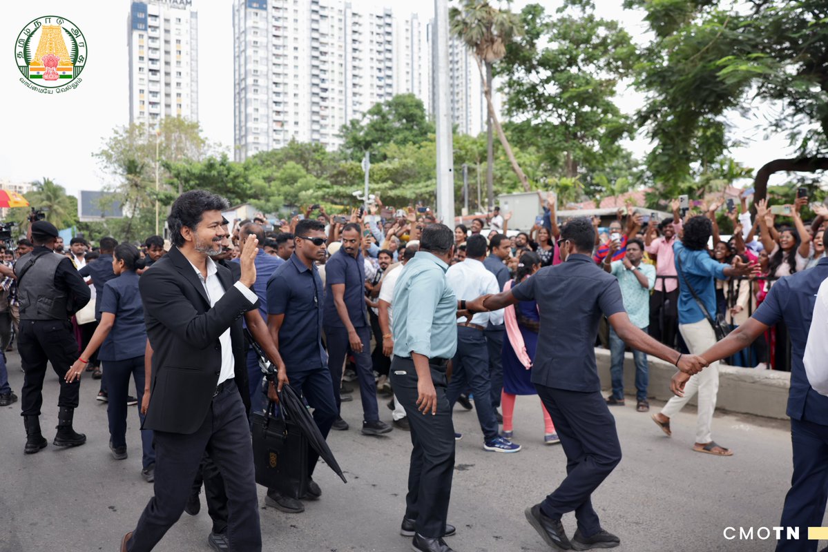 CMOTamilnadu's tweet photo. மாண்புமிகு தமிழ்நாடு முதலமைச்சர் திரு.ச.ஜோசப் விஜய் அவர்கள் இன்று (14.10.2026) சென்னை, சோழிங்கநல்லூரில் உள்ள சென்னை குடிநீர் வாரியத்தின் குடிநீரேற்றும் நிலையத்தில் நடைபெற்ற நிகழ்ச்சியில்,  சென்னைப் பெருநகர் குடிநீர் வழங்கல் மற்றும் கழிவுநீரகற்று வாரியத்தின் வாயிலாக 3,108 கோடியே 55 இலட்சம் ரூபாய் மதிப்பீட்டில், பெருநகர சென்னை மாநகராட்சியின் எல்லைக்குட்பட்ட பகுதிகளில் சுற்றுக்குழாய் அமைக்கும் திட்டத்திற்கு அடிக்கல் நாட்டி, காரப்பாக்கத்தில் உள்ள ஒக்கியம் மடுவுவை நேரில் பார்வையிட்டு, வடகிழக்குப் பருவமழையை முன்னிட்டு நீர்வளத்துறை, நெடுஞ்சாலைத் துறை, பெருநகர சென்னை மாநகராட்சி உள்ளிட்ட பல்வேறு துறைகளால் மேற்கொள்ளப்பட்டுவரும் வெள்ளத் தடுப்பு முன்னேற்பாட்டுப் பணிகளை ஆய்வு செய்தார்.

The Hon'ble Chief Minister of Tamil Nadu, Thiru.C.Joseph Vijay, today (14.10.2026), at an event held at the Chennai Metropolitan Water Supply and Sewerage Board's water pumping station in Sholinganallur, Chennai, laid the foundation stone for the Ring Main System project, to be implemented through the Board at an estimated cost of Rs. 3,108.55 crore in areas within the Greater Chennai Corporation limits; personally inspected the Okkiyam Maduvu at Karapakkam; and reviewed the flood mitigation works being undertaken by various departments, including the Water Resources Department, the Highways Department and the Greater Chennai Corporation, in view of the Northeast Monsoon.

#CMJosephVijay‌