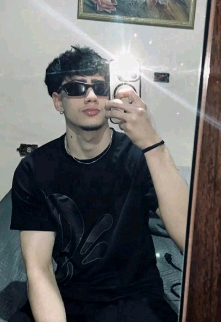 alexiinr's tweet photo. Miercoles re aburrido https://t.co/77TtLduV82