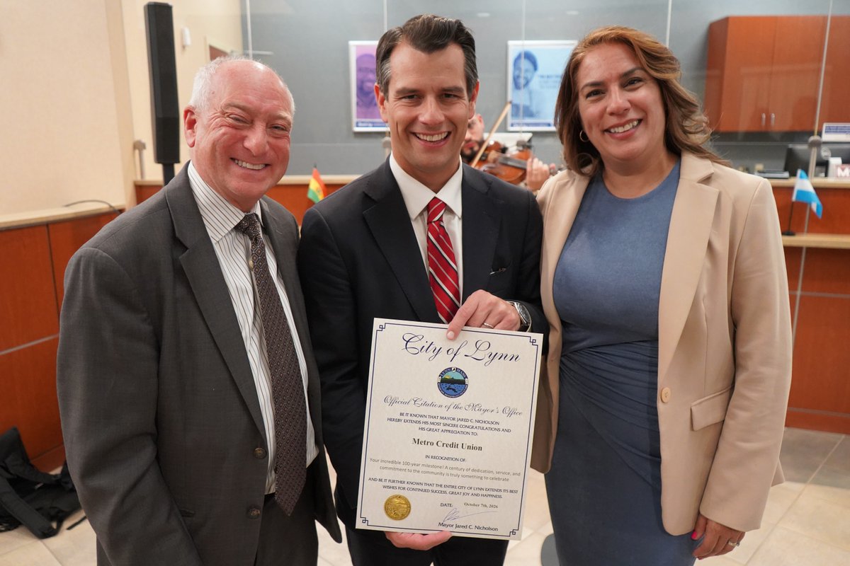 MetroCU's tweet photo. A special moment at our Metro Contigo event in Lynn: Mayor Jared Nicholson presented Metro Credit Union with a @TheCityofLynn citation recognizing our 100th anniversary. Thank you to all who celebrated with us! 🎉 #Metro100 #Community https://t.co/GnAiSQepgC