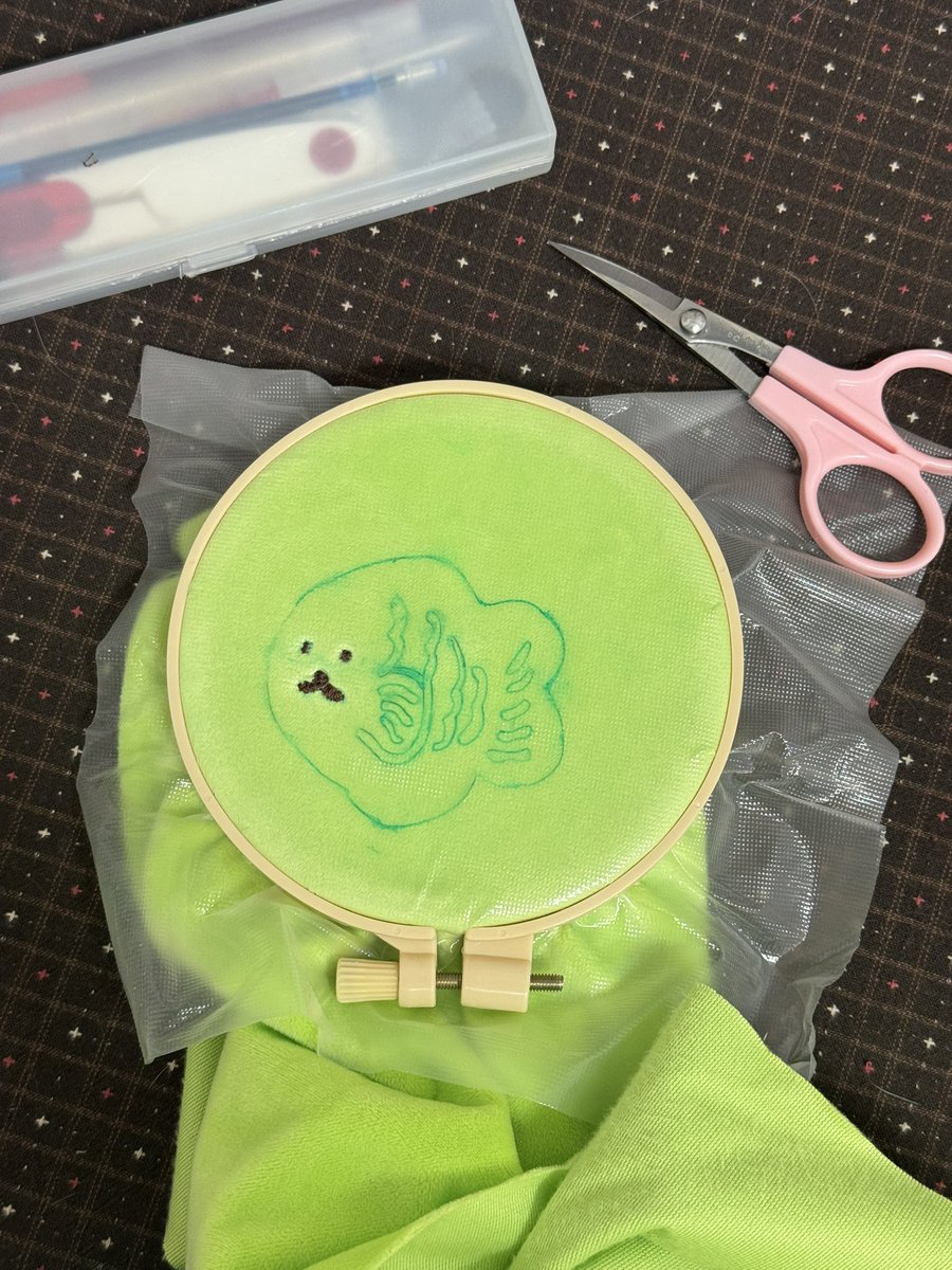 Orangecake233's tweet photo. 🤣🤣胡子鱼。 https://t.co/VV69AXKQ4r