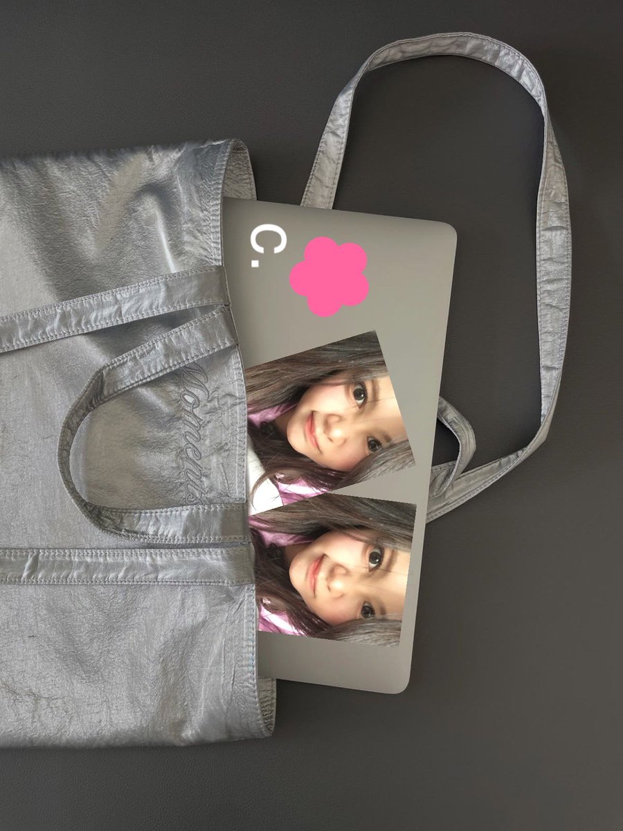 carzmenita's tweet photo. dot dot dot: #polkadot. ◎ (.J) n that polka-dot phone case again, (tee-hee, miss us?). #>_< and the silvery totebag 👜: thatsssss a very juun of her, honestly. https://t.co/HOZdS8G4Tq