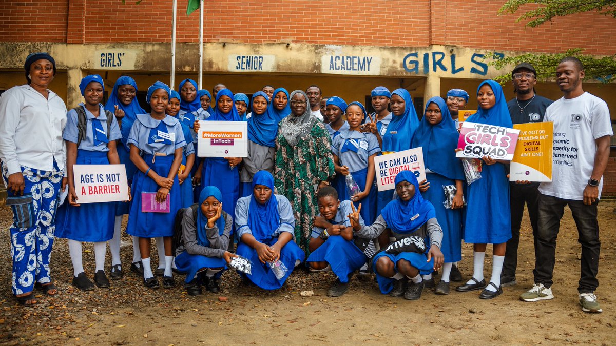 Tech4DevHQ's tweet photo. The Tech Girls Advocacy Drive continues throughout October as we reach more schools, spark meaningful conversations, and inspire the next generation of girls to explore the world of technology.

Here are some highlights from today’s visit to Senior Girls Academy, Lagos Island!

#InternationalDayOfTheGirlChild #TechGirlsAdvocacyDrive #GirlsInSTEM #ArtificialIntelligence #DigitalSkills #CreatingEconomicProsperity