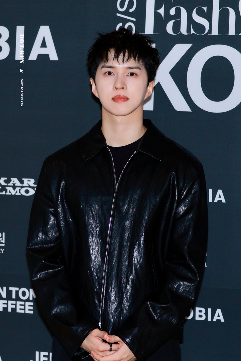 DOTKEN0406's tweet photo. 261014 패션코드 
 #켄 #이재환 #LEEJAEHWAN #KEN #VIXX #빅스 

✨✨✨

@jaehwany0406 https://t.co/0KWflbo7K6