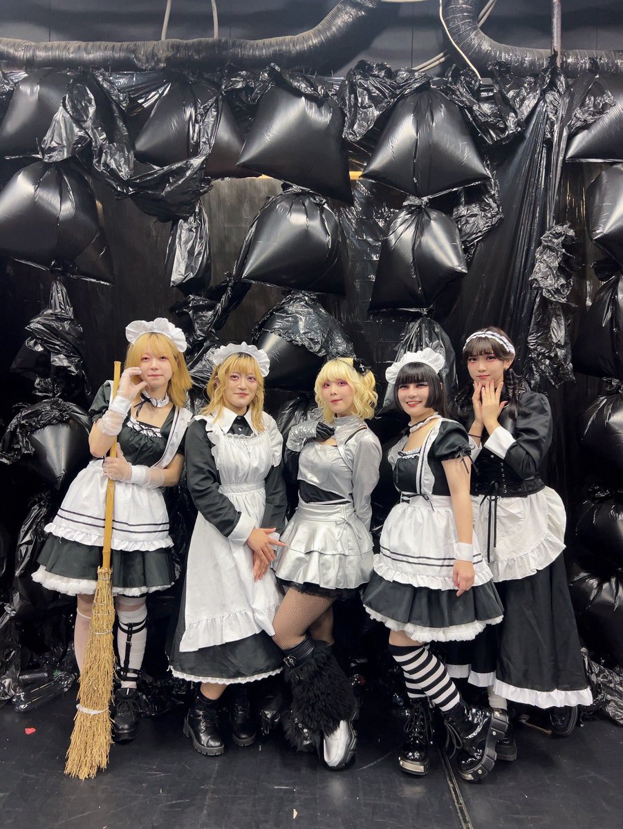 Nn_MomomI's tweet photo. 舞台芸術創造機関SAI 21st 1st STEP
「ROMANTIC＋GROTESQUE」
♟配信販売終了まで残り1週間♟

公演終わってからもうすぐ1ヶ月経ちますね🧹
22(木)23:59まで視聴可能です
好きな所を好きな時に好きなだけ見返せるのは配信のいい所だよね🎥

🔽#ロマグロ2026 ご購入
https://t.co/LXjTw4Fik4 https://t.co/3Wp6bkndYw