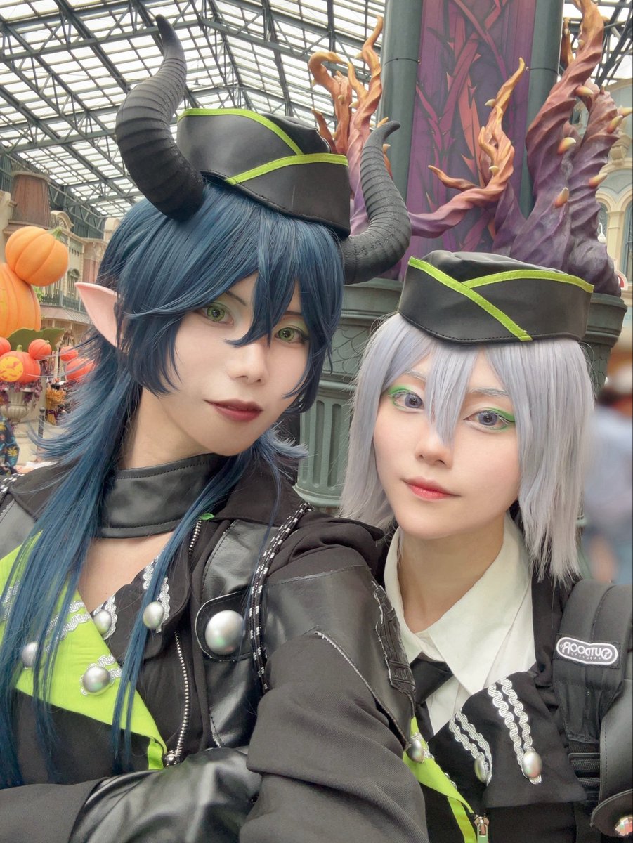 Ellie__cos's tweet photo. ⚔️と🏰インして内心ニッコニコ太郎🐉

#Dハロツイステ
#Dハロ仮装2026 https://t.co/bAp2384lag