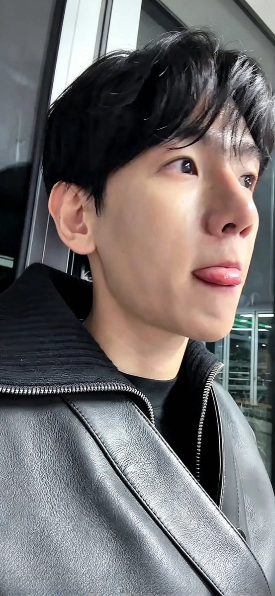 Coco_BBH_xxx's tweet photo. 261014 🐶 fromm Live

#큥이프롬 #백현프롬 https://t.co/GHq746q1aT