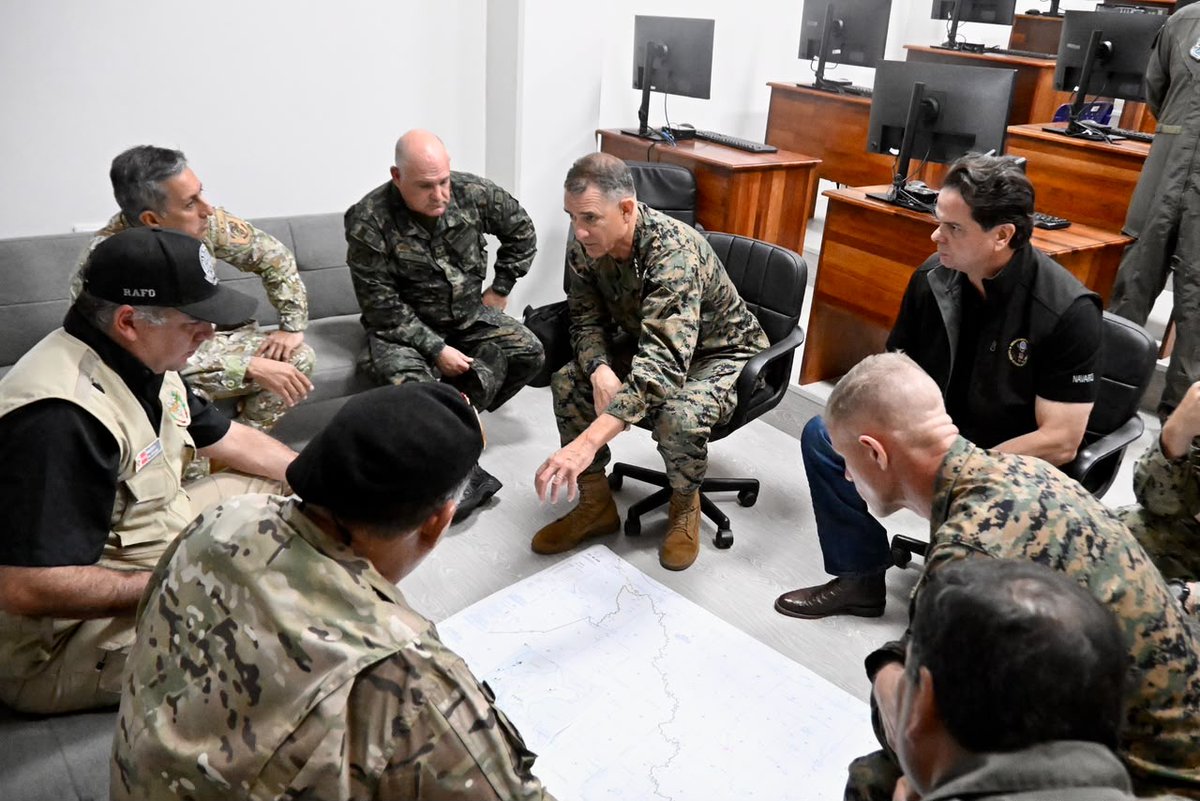 Southcom's tweet photo. Today, #SOUTHCOM Commander Gen. Francis L. Donovan is in #Peru to meet with Minister of Defense Rafael Belaúnde Llosa, Chief of Defense Gen. César Augusto Briceño Valdivia, and U.S. Ambassador to Peru Bernie Navarro. Discussions are focused on joint efforts to combat narco-terrorists in support of the Americas Counter Cartel Coalition (A3C), and to strengthen the U.S.-Peru security partnership. 

Peru is a longstanding, steadfast security partner and an essential member of the A3C.

#StrengtheningPartnerships #A3C @USEMBASSYPERU @MindefPeru @CCFFAA_PERU @DeptofWar @WHAAsstSecty @USAenEspanol